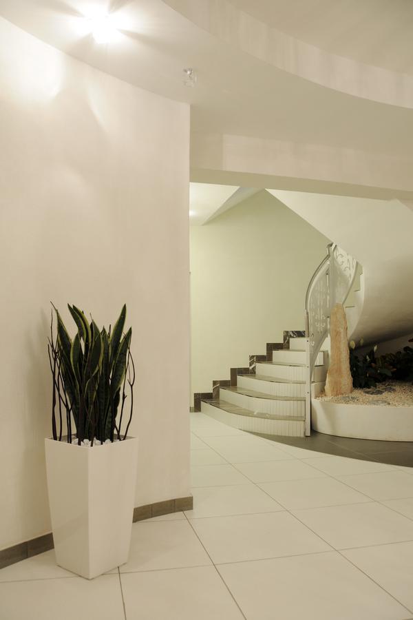 Hotel Caribia Pinarella Cervia Esterno foto