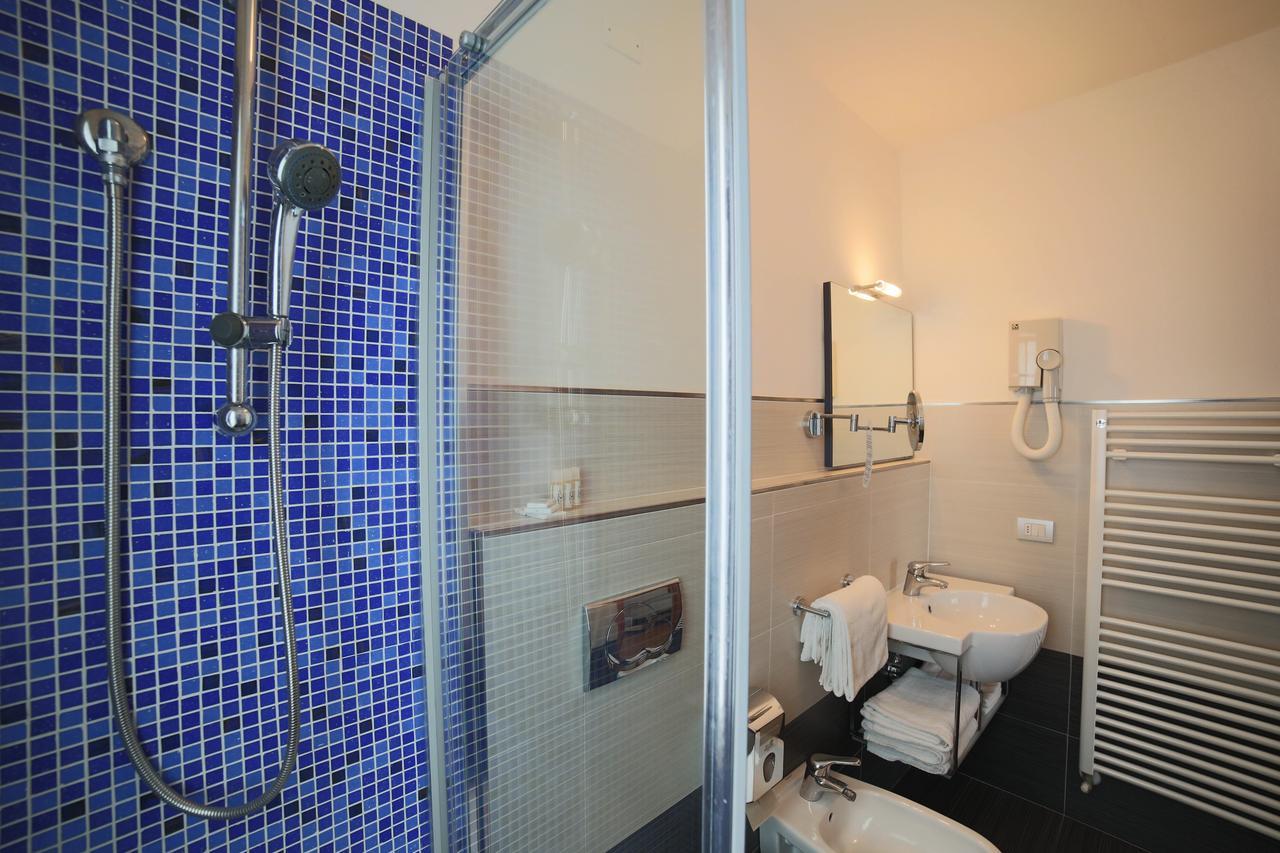 Hotel Caribia Pinarella Cervia Esterno foto