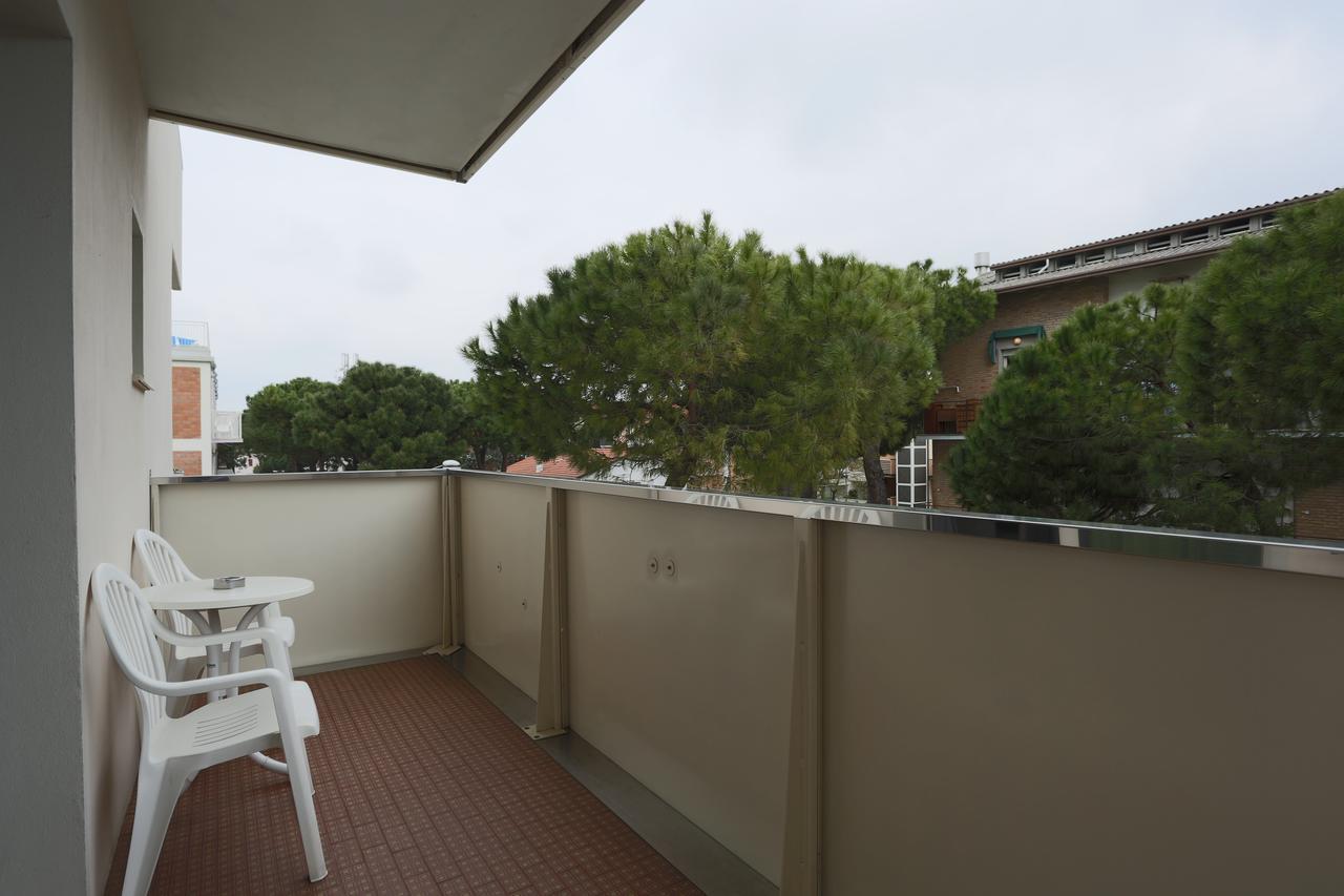 Hotel Caribia Pinarella Cervia Esterno foto