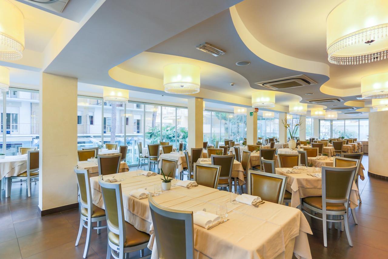 Hotel Caribia Pinarella Cervia Esterno foto
