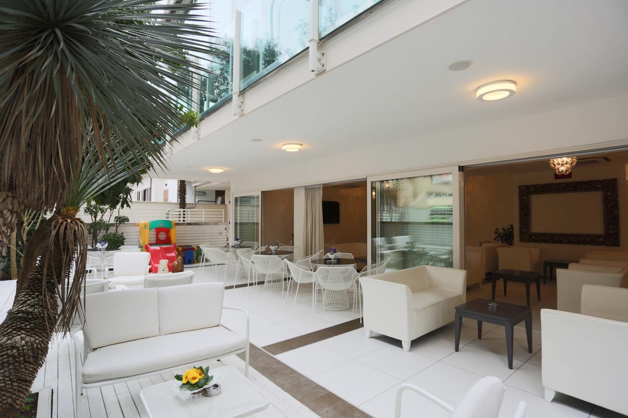 Hotel Caribia Pinarella Cervia Esterno foto