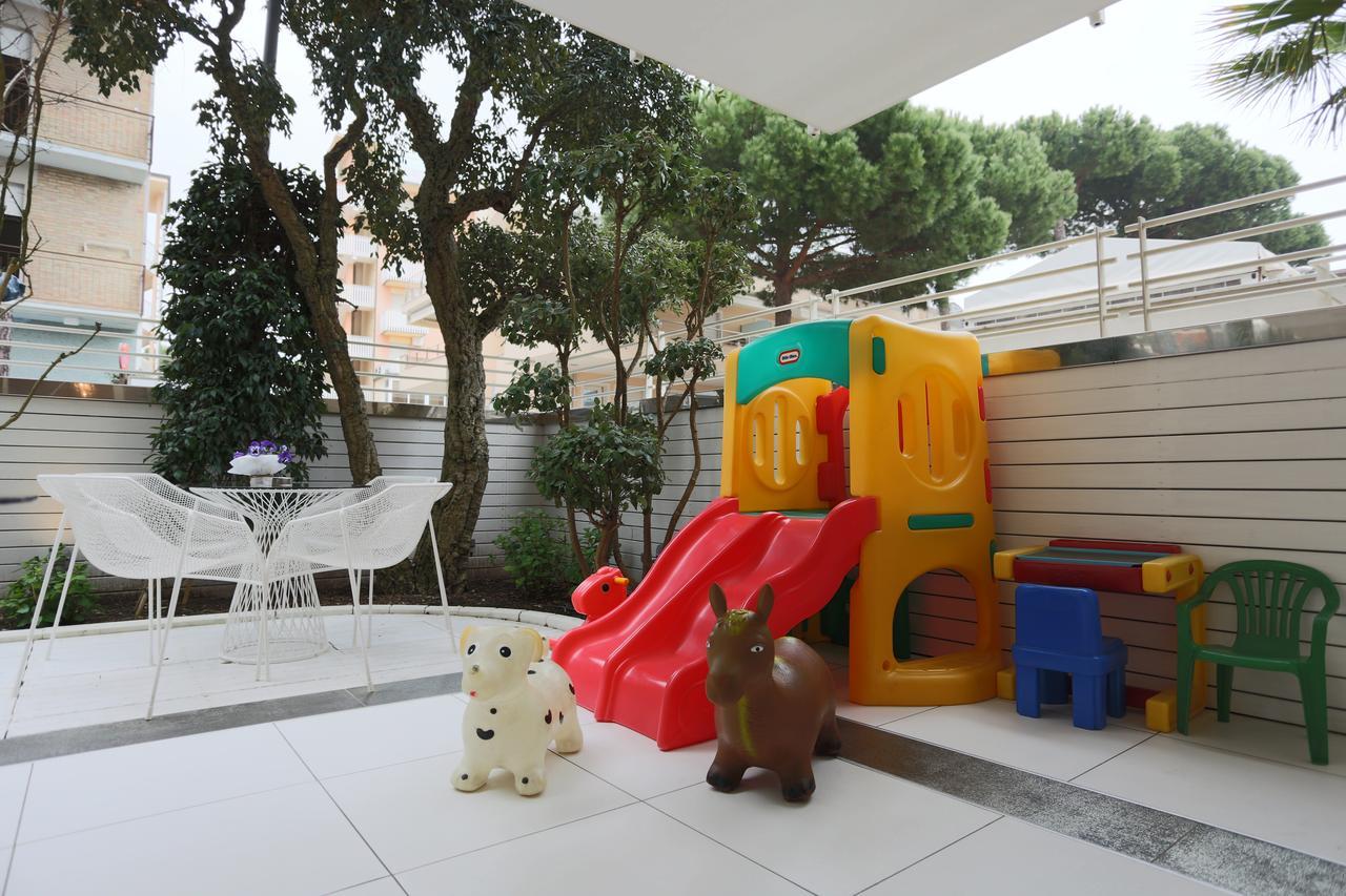 Hotel Caribia Pinarella Cervia Esterno foto