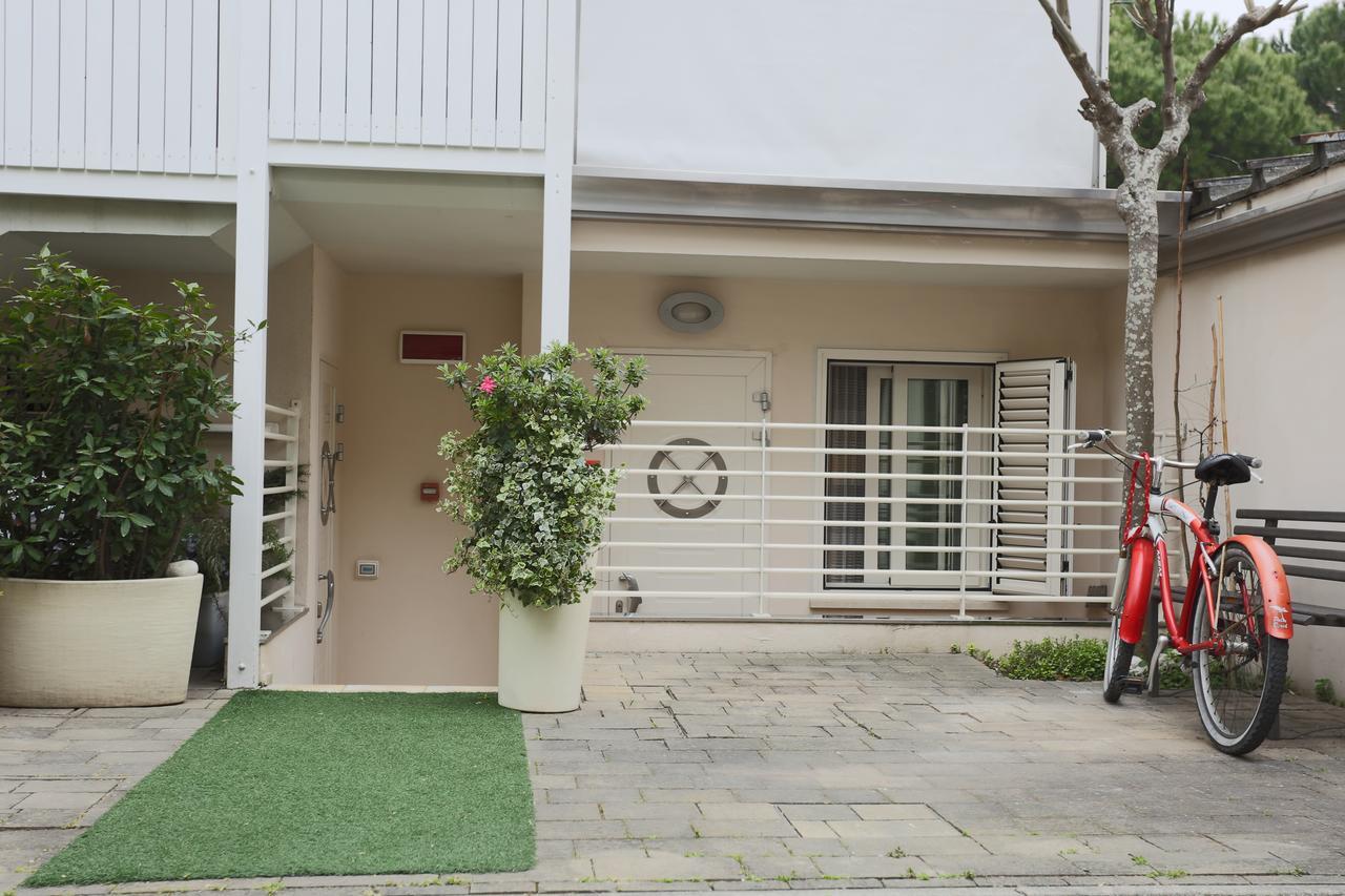 Hotel Caribia Pinarella Cervia Esterno foto