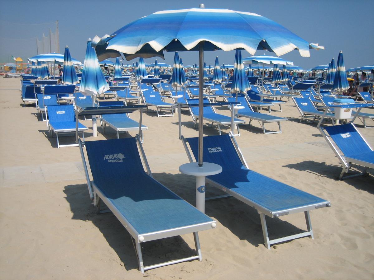 Hotel Caribia Pinarella Cervia Esterno foto
